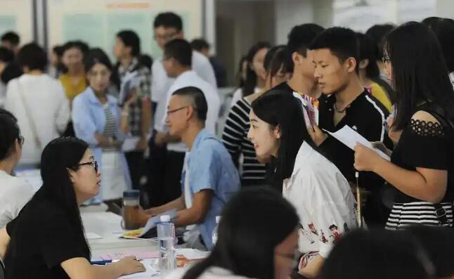 请假返乡结婚被认定旷工？法院：婚假需先持证，紧急事由不成立